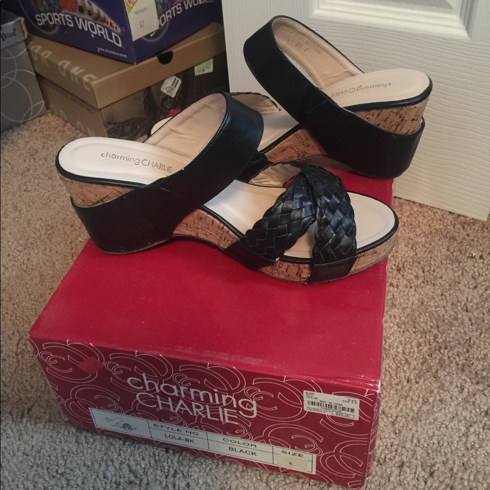 Black wedges